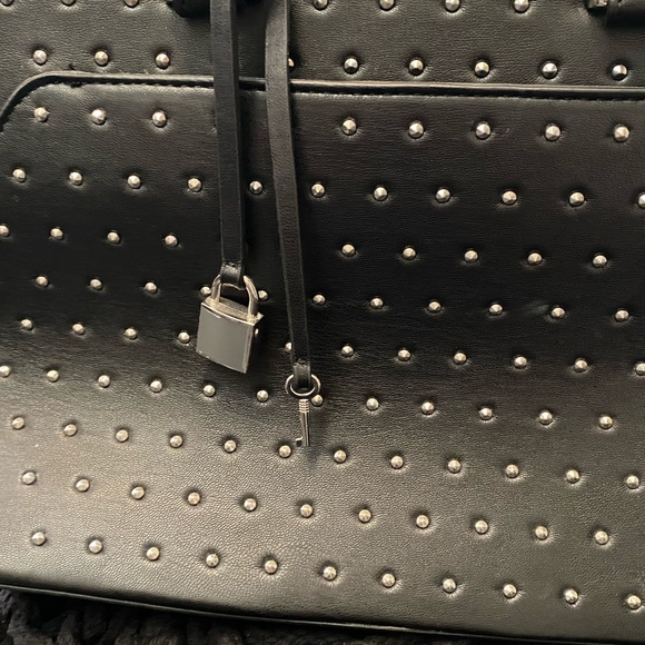 2X👜Host Pick👜Zara studded satchel/tote bag with lock and key charms. - Picture 6 of 16
